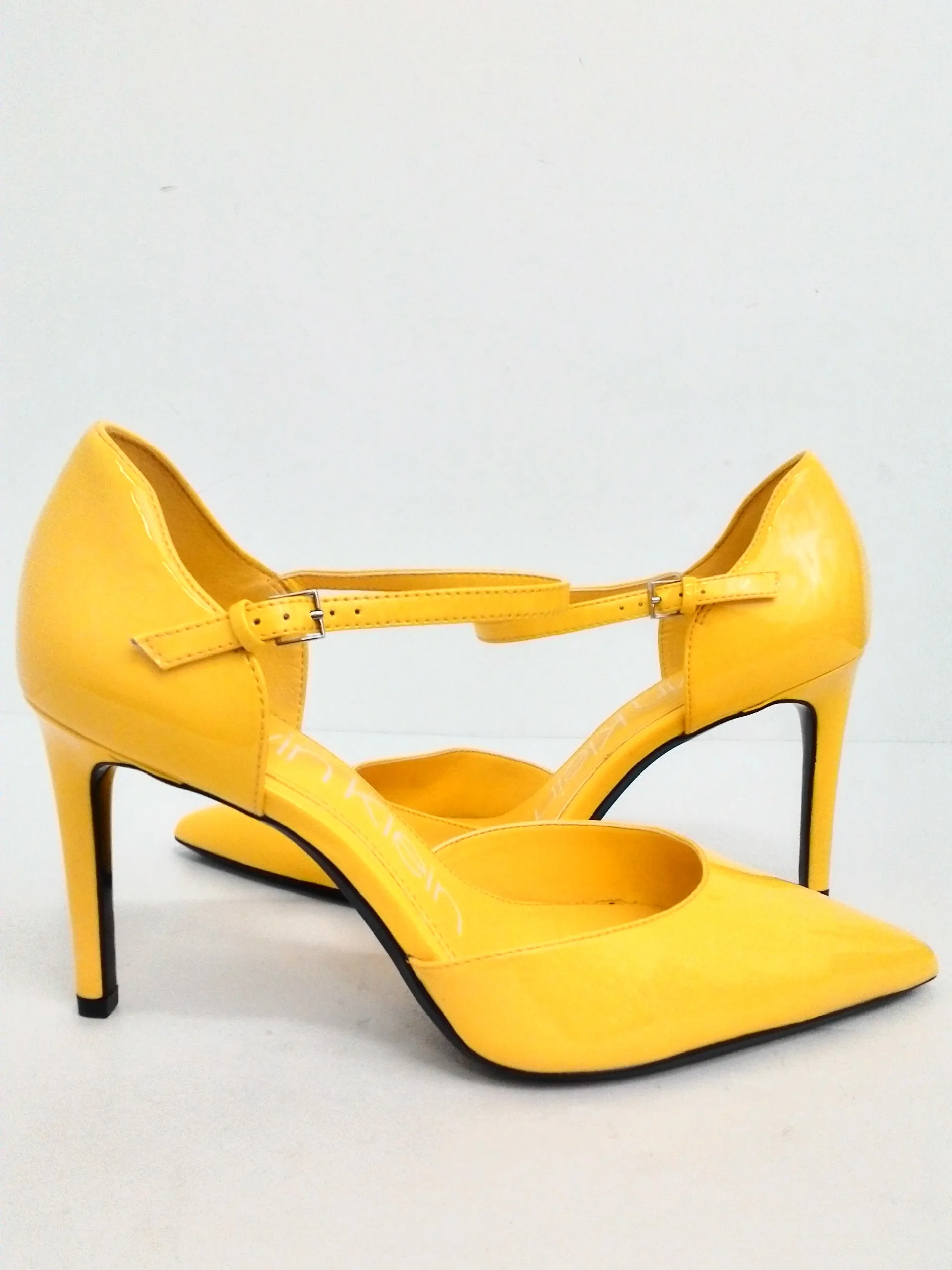 Calvin Klein Women's Roya Yellow Pups Size 10 M