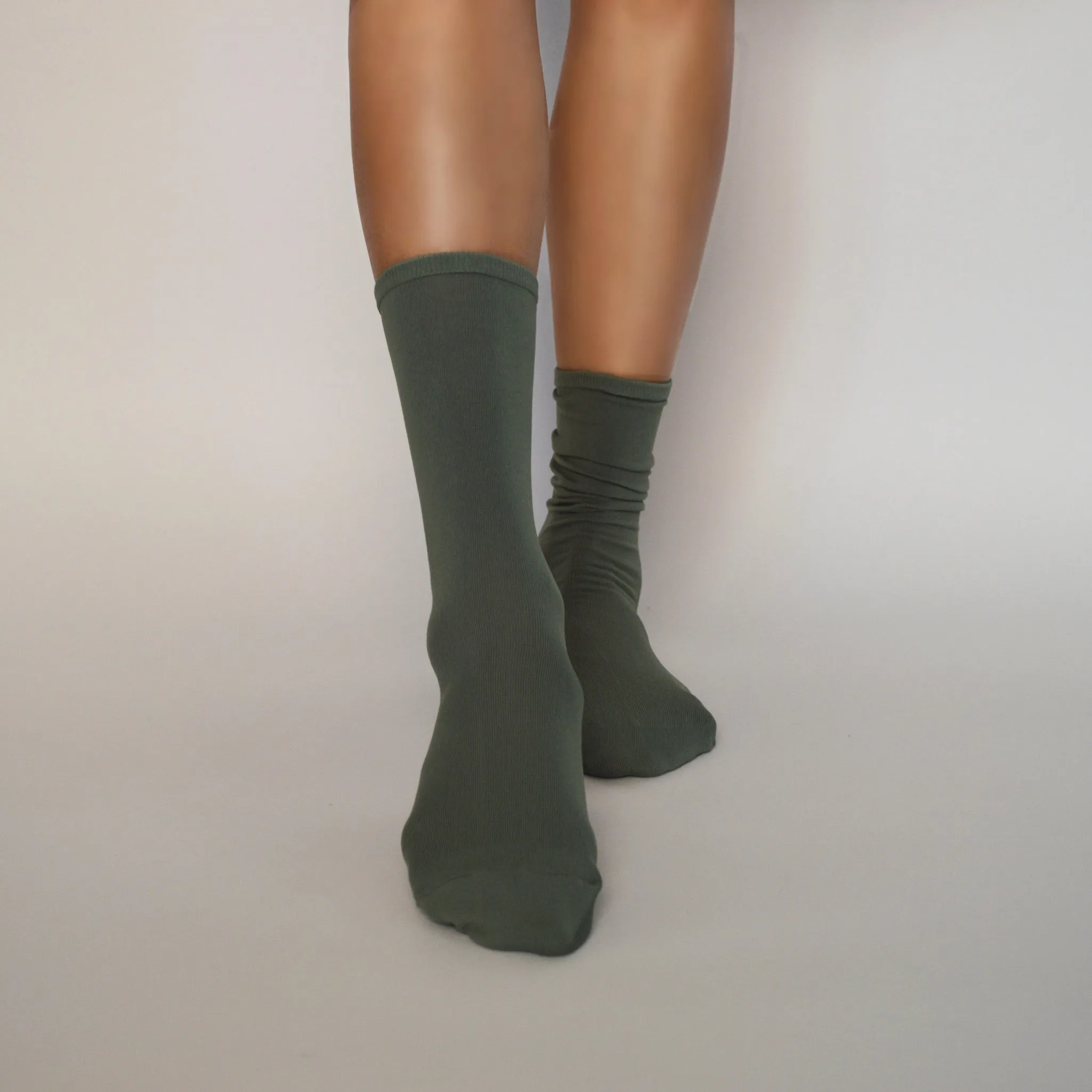 Essential High Crew Socks