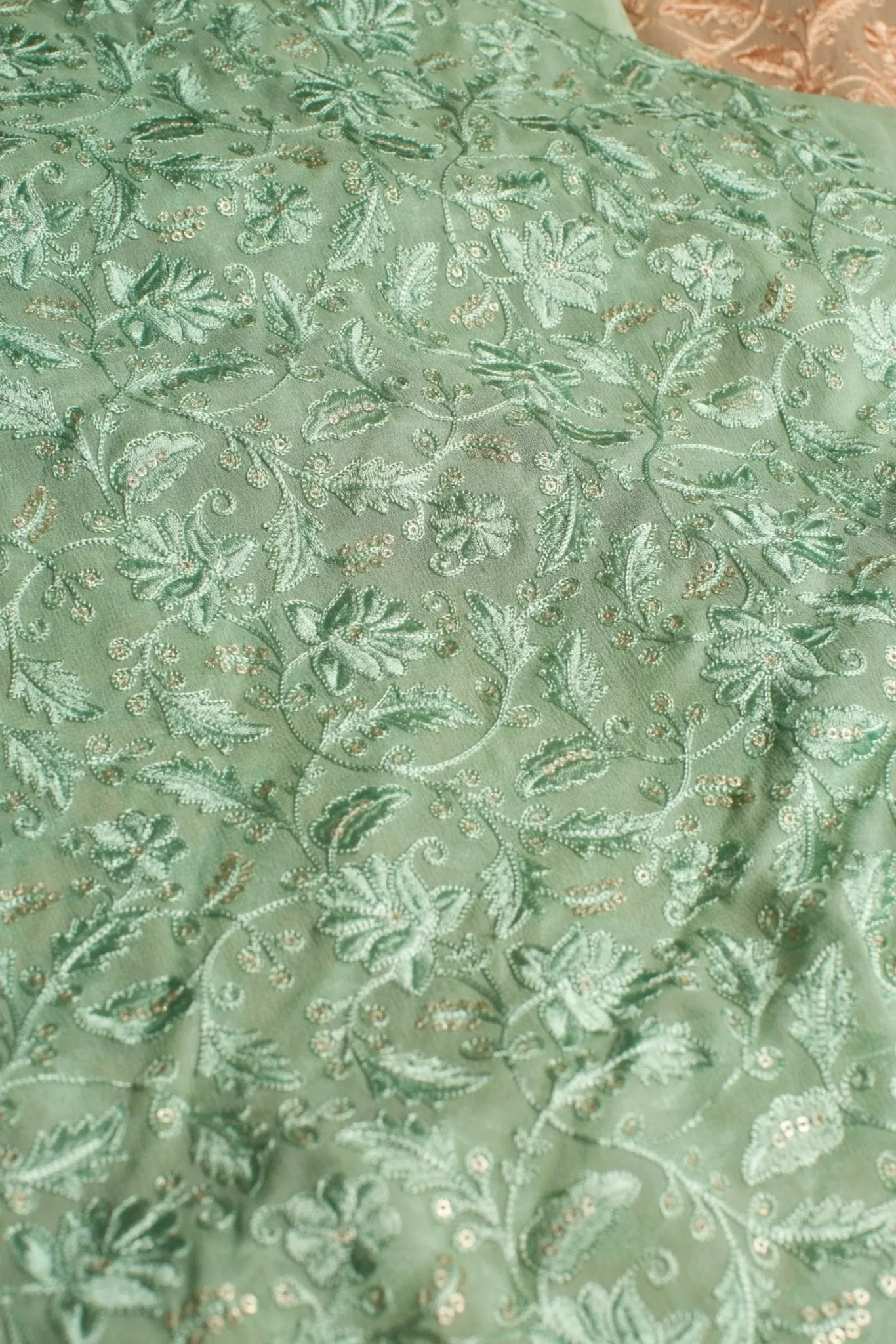 GREEN EMBROIDERED SILK B32-43