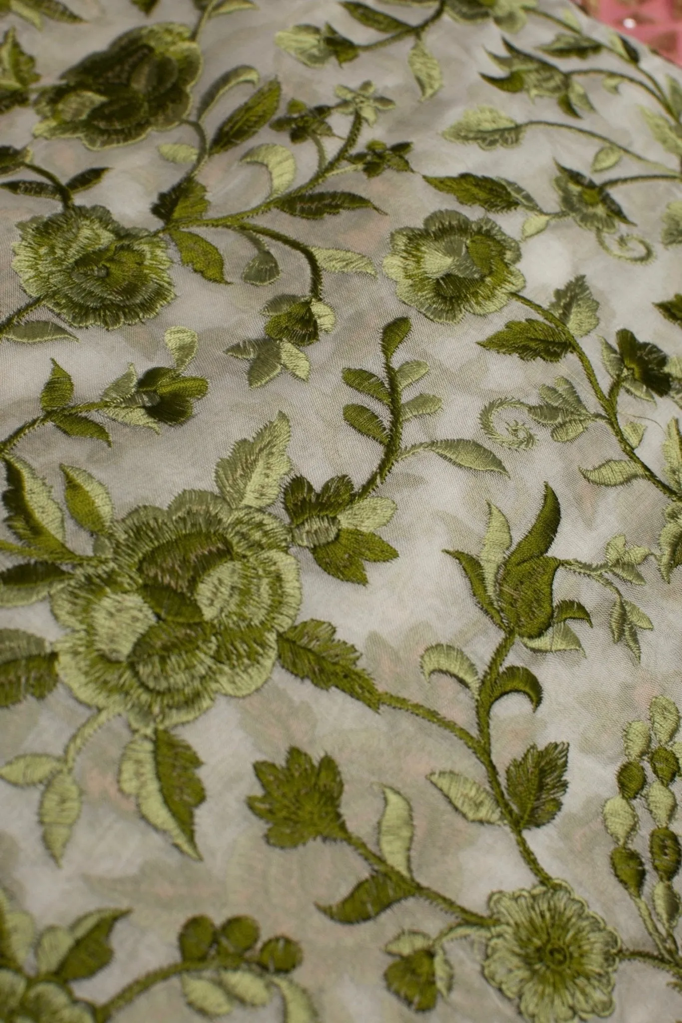 GREEN FLOWER EMBROIDERED SILK B32-6