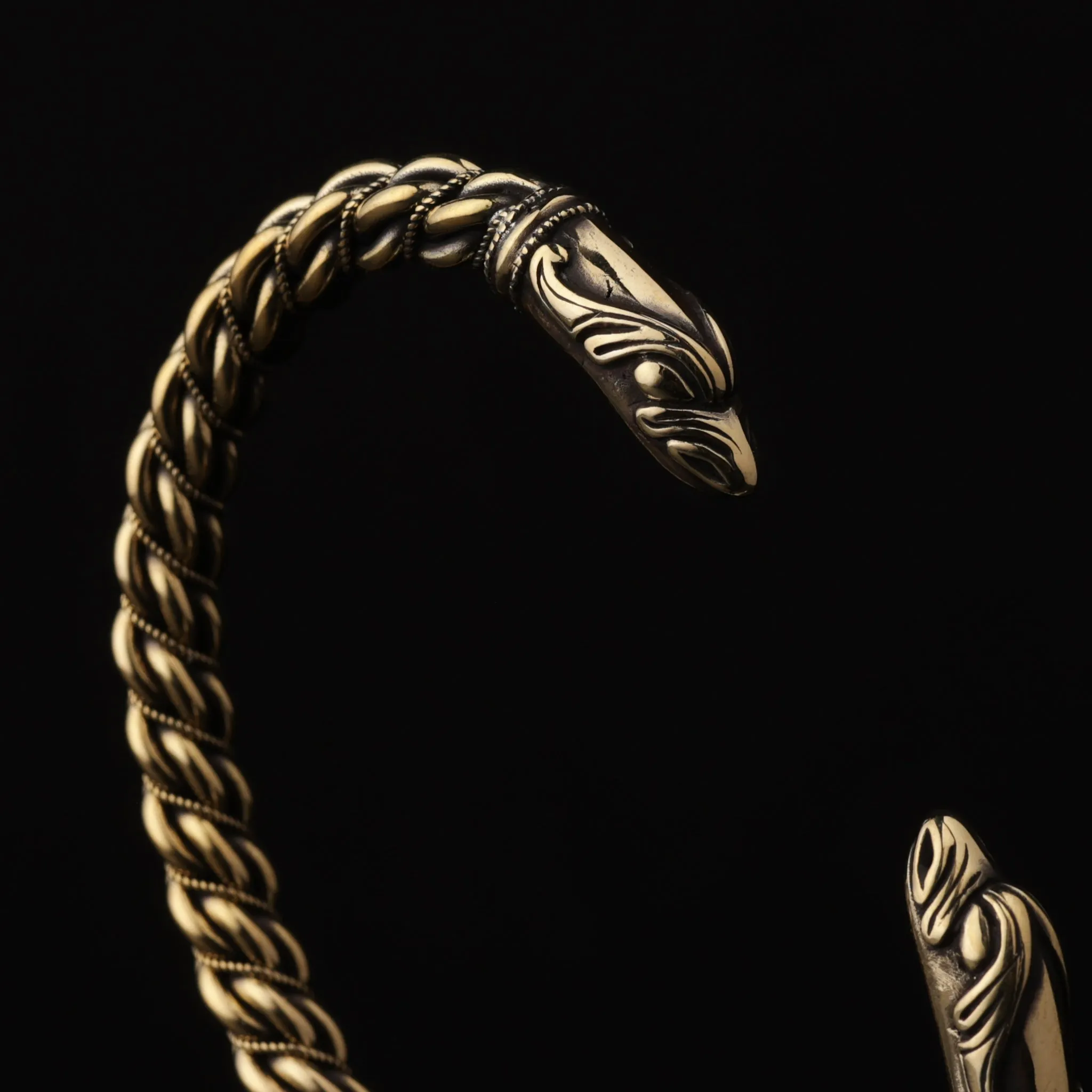 Huginn & Muninn Armring, Bronze