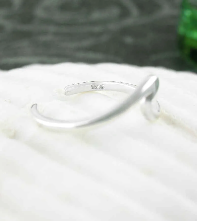 Simple Wave Outline Toe Midi Knuckle Ring, Adjustable